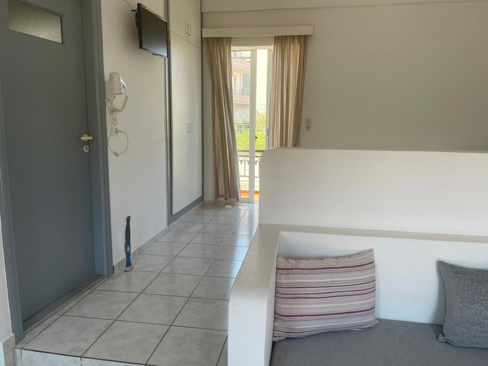 Yannis Apartments Amoudara  Exterior photo