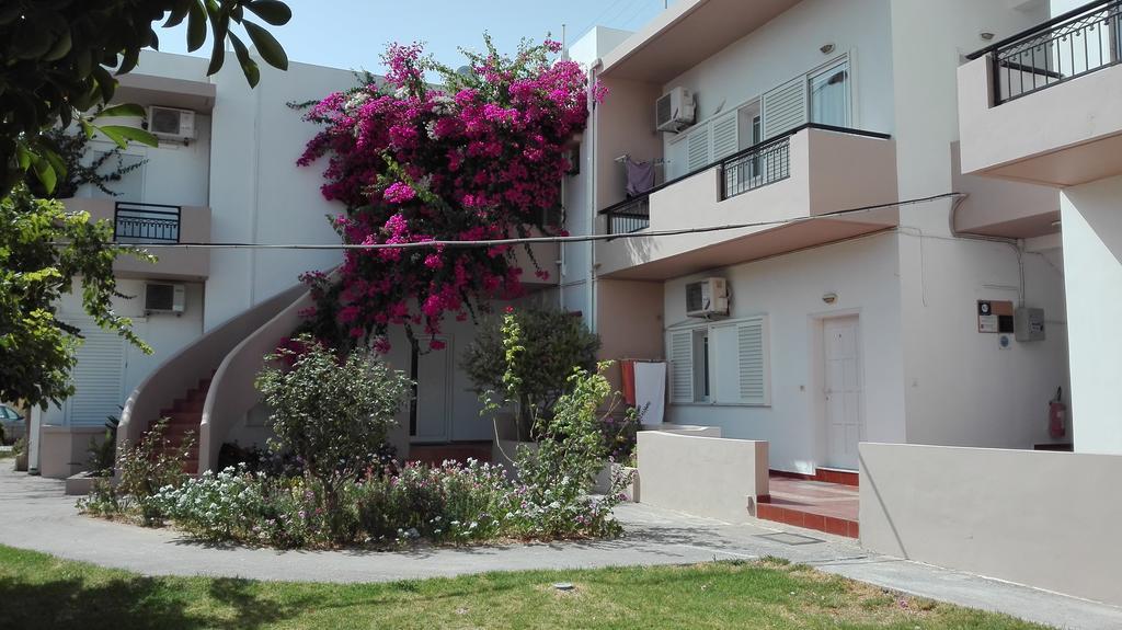 Yannis Apartments Amoudara  Exterior photo