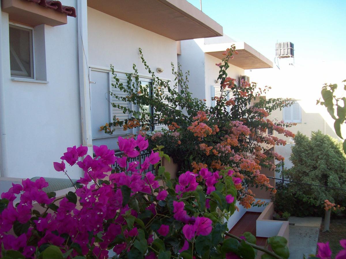 Yannis Apartments Amoudara  Exterior photo