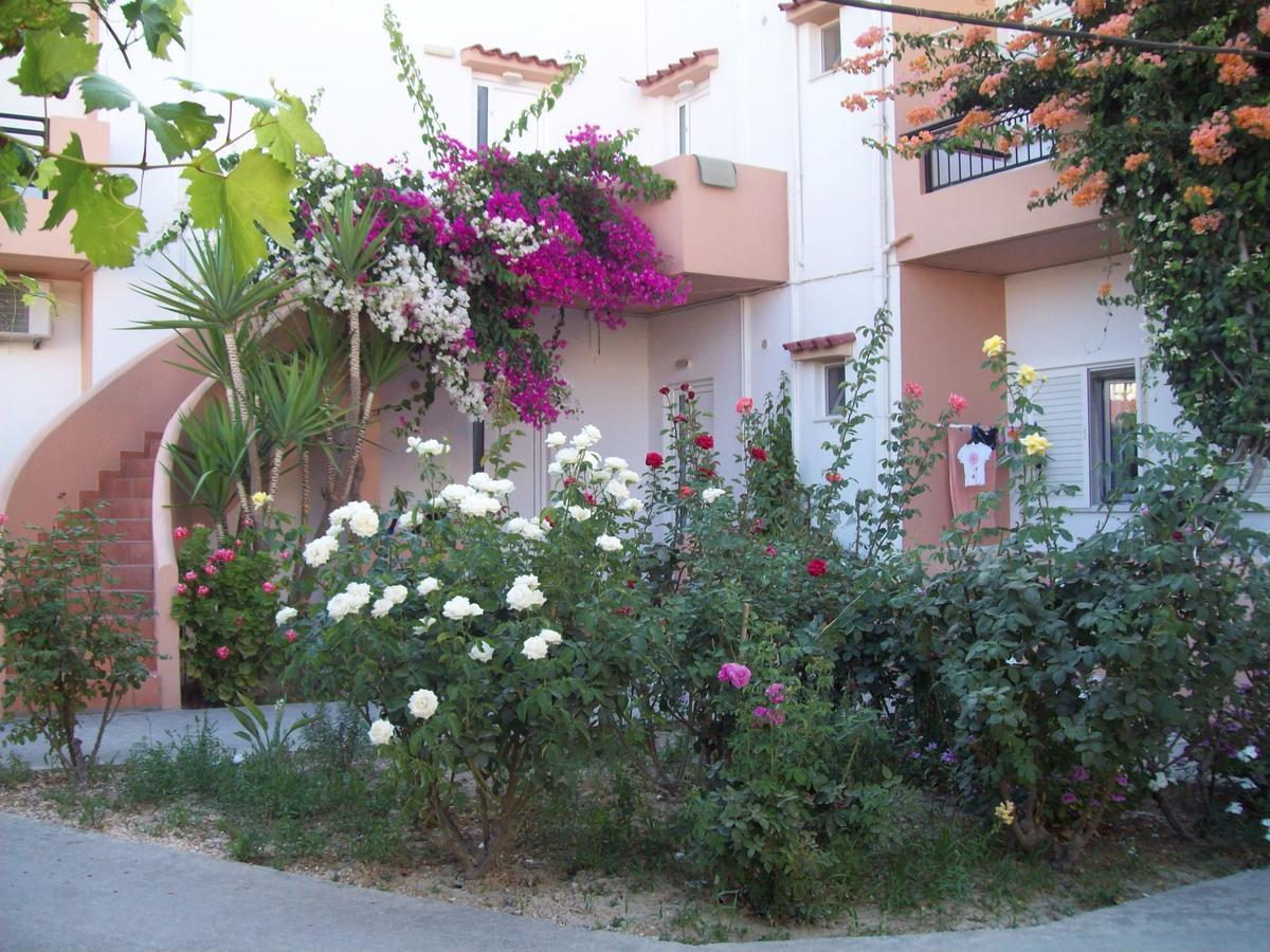 Yannis Apartments Amoudara  Exterior photo